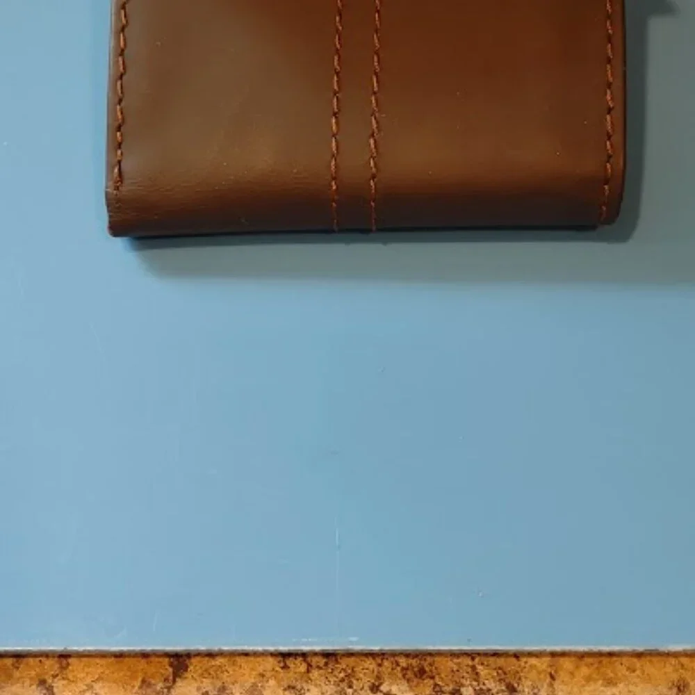 DICKIES TRIFOLD WALLET ID WIONDOW 4 CARD SLOTS ZIPPERED POCKET INSIDE BILLFOLD